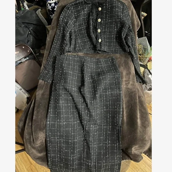 Classic Tweed Button Crop Jacket Midi Frayed Hem Skirt Set - Picture 6 of 10